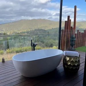 On Eagle Wings Mountain Retreat & Villa